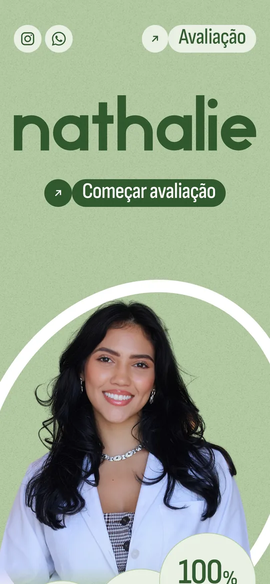 Nathalie Sales en el celular